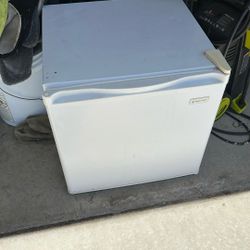 Mini Fridge 