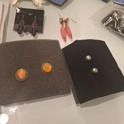 6 Pairs Of Pierced Earrings 