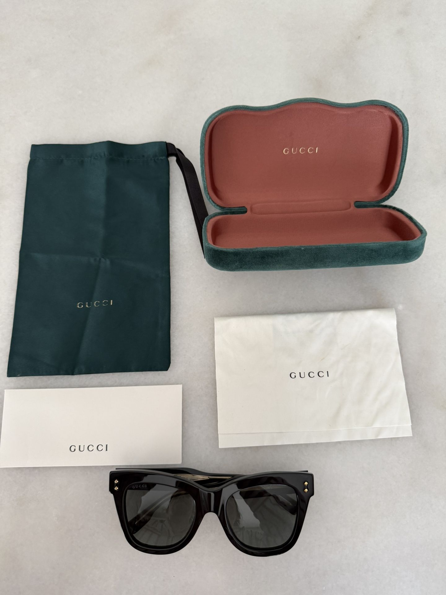 GUCCI sunglasses model GG1082S (001) black