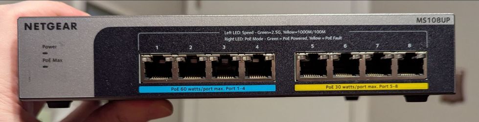 Netgear MS108UP 8 port 2.5 Gbe POE unmanaged Switch