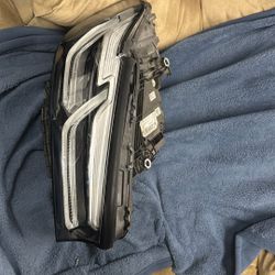 2022 2023 BMW 530i Right Headlight,