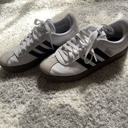 Women's VL Court 3.0 Sneaker SIZE 7