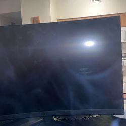 32’ in curved gaming monitor