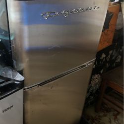 Frigidaire Small Apartment Size fridge 