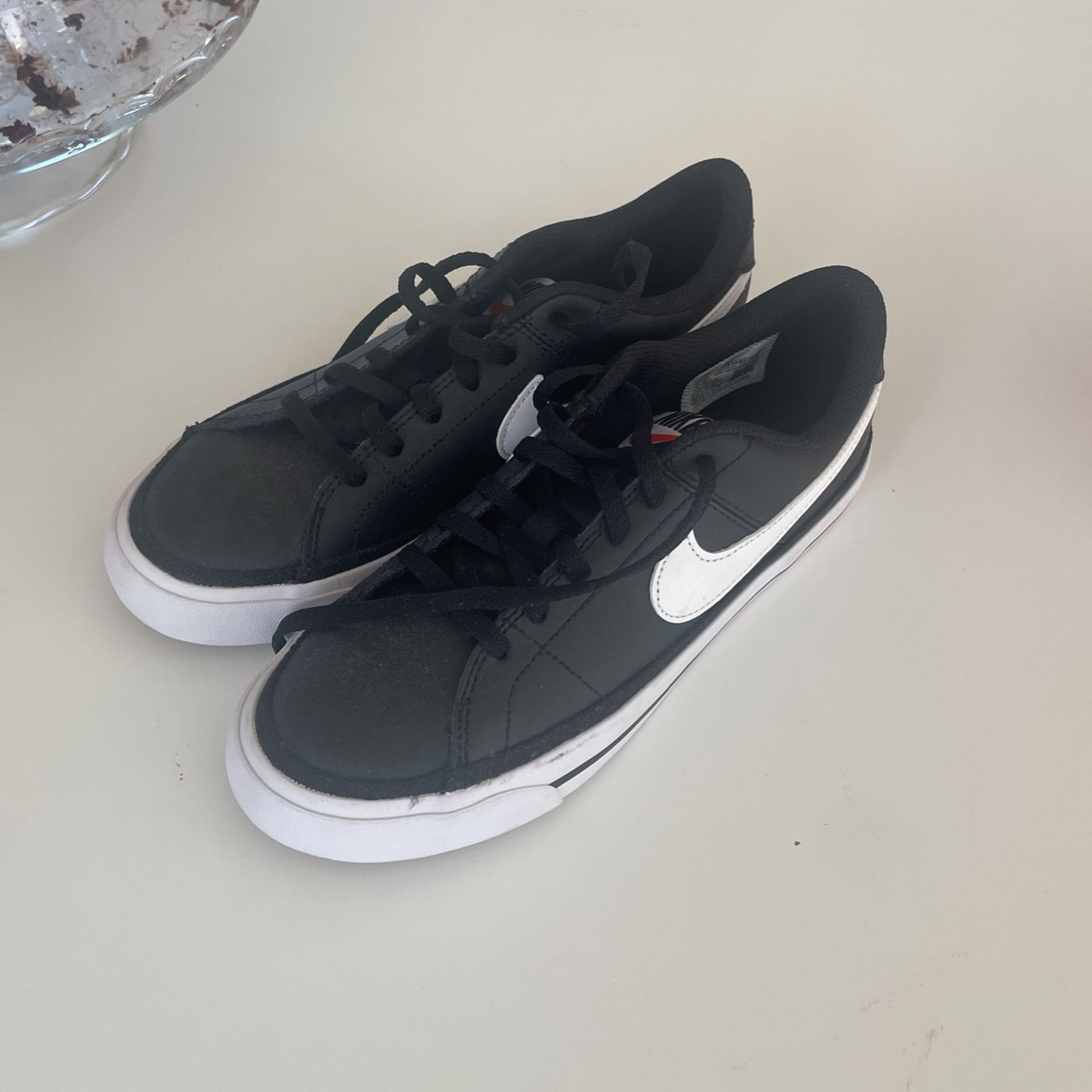 Nike Leather Sneaker - Youth Size 4