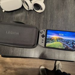 Legion Go 8.8" 144Hz WQXGA Gaming Handheld - AMD Ryzen Z1 Extreme - 16GB with 512 GB SSD - Windows