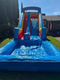 XL waterslide jumper