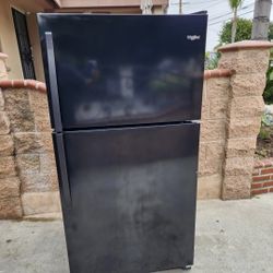 30x30x66 FRIGIDAIRE FRIDGE 18CUFT BLACK 3MONTHS WARRANTY 