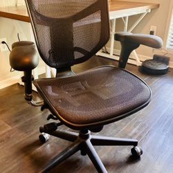 WorkPro Quantum 9000 Mesh Adjustable Office Chair 