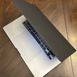 16 Inch MacBook Pro Touchbar - i7 - 32gb Ram - 512gb SSD