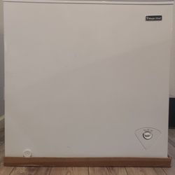 Magic chef 7cu Ft Chest Freezer