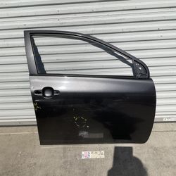 2009 2013 TOYOTA COROLLA RIGHT FRONT DOOR OEM 