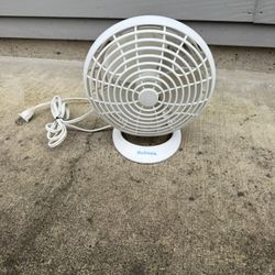 Holmes 6-Inch Personal Desk Fan - White - Adjustable Tilt