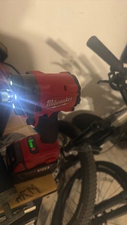 Milwaukee 1/4 impact driver