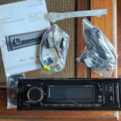 Car Stereo. Bluetooth W Remote 