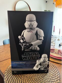 Hot toys