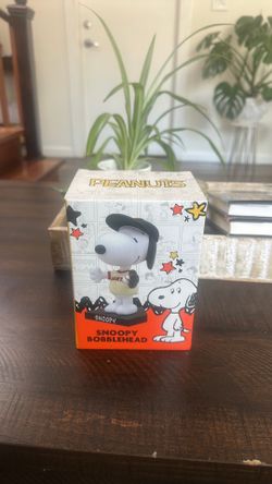 2026 SF Giants Peanuts Snoopy bobblehead