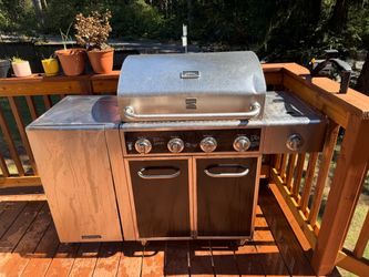 4 burner grill with table