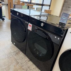 💥Great Deal💥 Bespoke 7.6 cu. ft. Ultra-Capacity Vented Gas Dryer and Washer in Brushed Black 