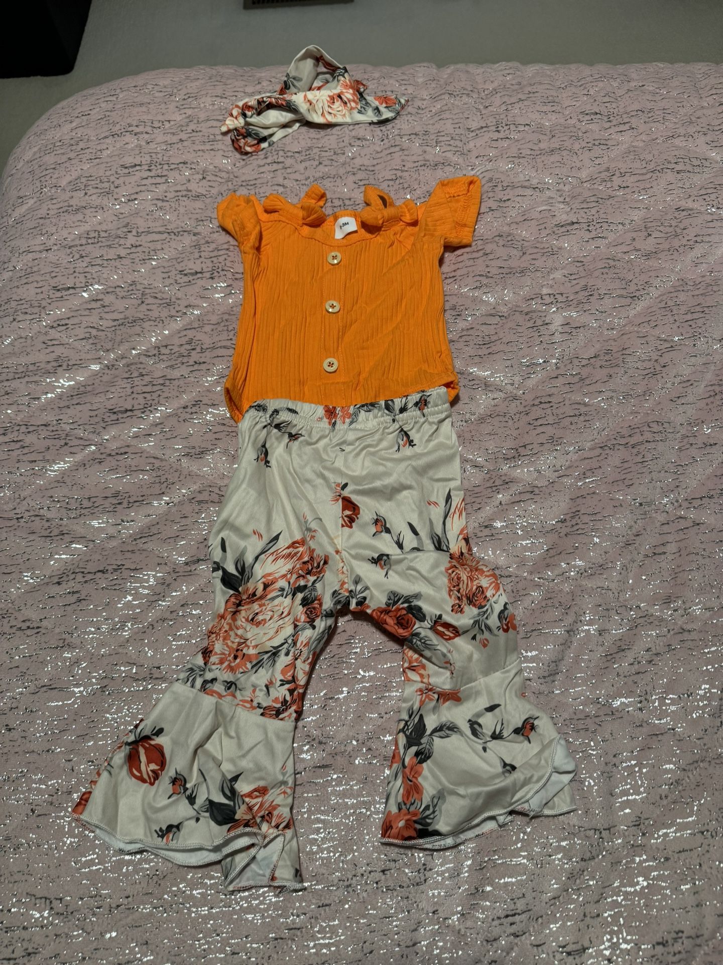 Baby's Flower Pattern 2pcs Trendy Summer Outfit, Bowknot Decor Ribbed Bodysuit & Flower Pattern Flared Pants Set, Toddler & Infant Girl's Clothes For