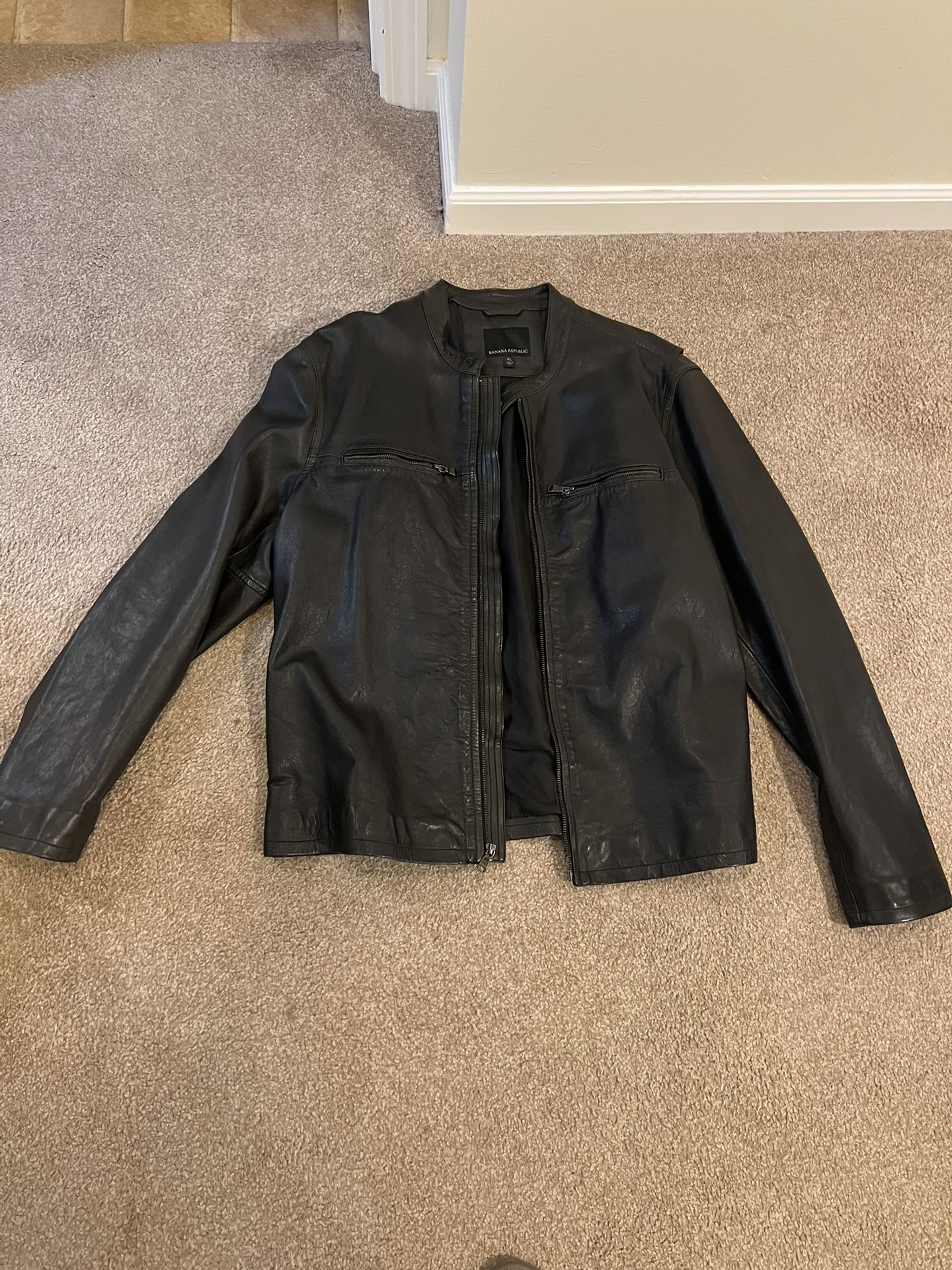 XL Never Worn Banana Republic Leather Jacket