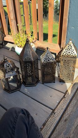 Set of medium lanterns