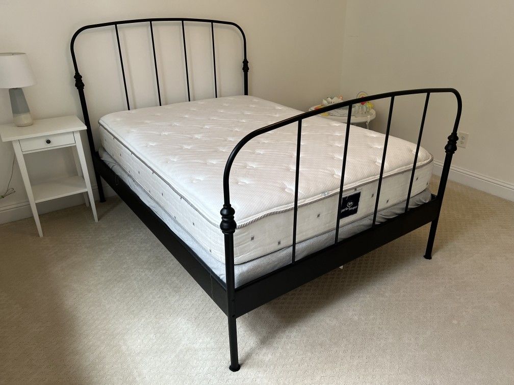 Full Bed (Mattress, Box Spring & Frame)