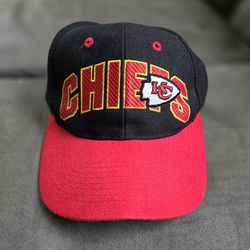 Vintage 1990’s Kansas City Chiefs NFL Drew Pearson Snapback Hat Cap