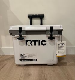 RTIC Ultra-Light 22 Qt Rolling Hard Sided Cooler - White **Brand New**