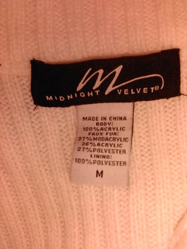 Woman's White Faux Fur Ziper Sweater Vest
