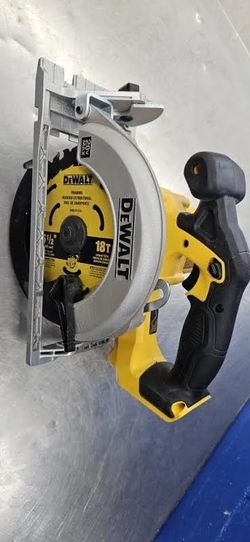 Dewalt 20-Volt MAX Lithium-Ion Cordless 6-1/2 in. Circular Saw | Tool-Only