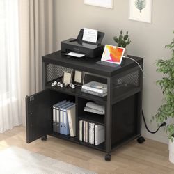 File Cabinet W/ Lock And plugging 
