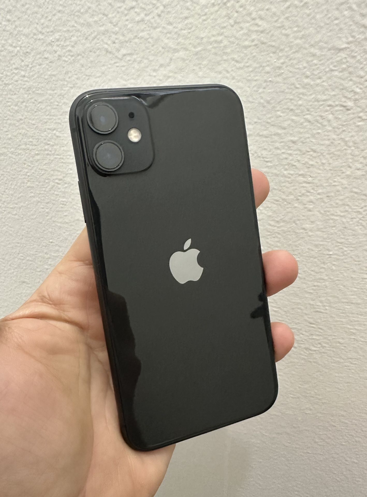 FIRM PRICE - Flawless Condition iPhone 11 64gb Factory Unlocked 92% Battery Health