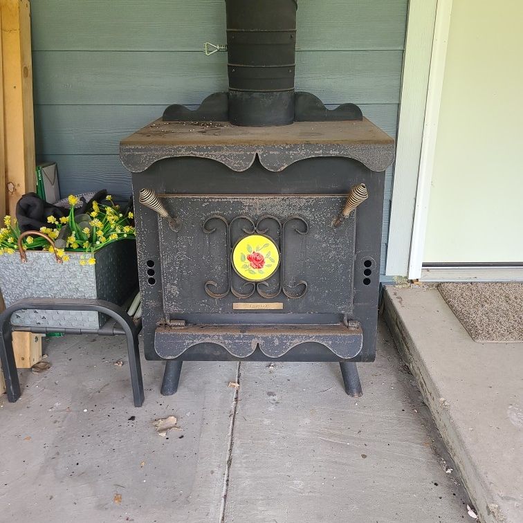 Crestwood Wood Burning Stove With Blower for Sale in Golden, CO - OfferUp