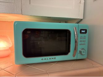 Vintage / Retro Microwave (Galanz)