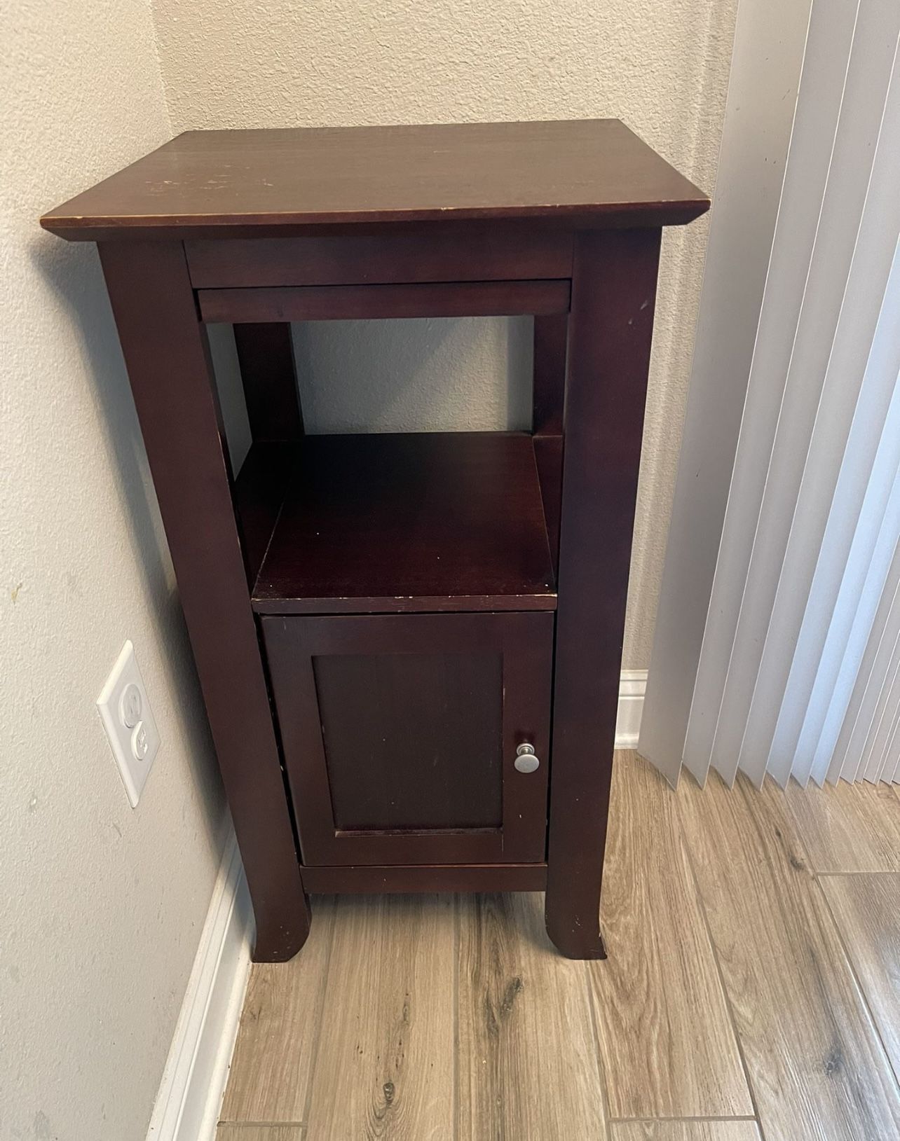 Nightstand 