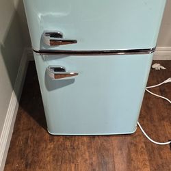 Insignia Retro Mini Fridge