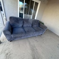 Sued Couches 