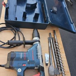 Bosch Rotary Hammer Drill 1-9/16-Inch 120V 11 Amp Corded 