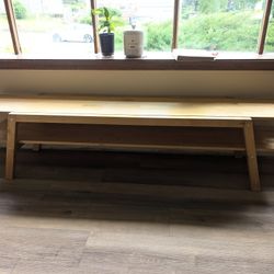 Solid Wood TV Stand/ Shelf Good Condition Great Quality Pickup In Elgin Cash Only. 