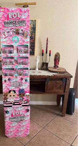 LOL   Trading cards with display