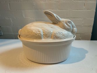Vintage Ceramic Bunny casserole dish