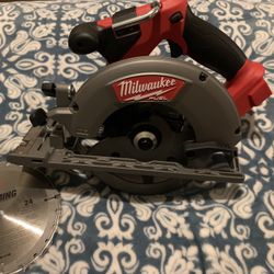 M18 Fuel  1/2 Circle Saw