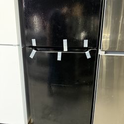 New open box Frigidaire 18.3 Cu. Ft. Garage Ready Top Freezer Refrigerator in Black