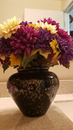 Vase and 24 flowers