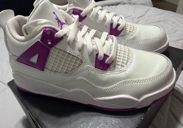 Kids Jordan size 2.5y $30