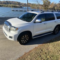 2014 Toyota Sequoia