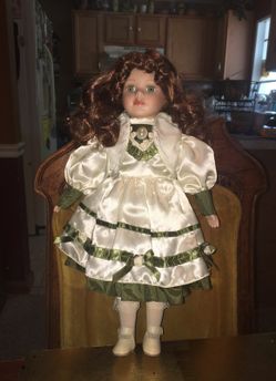 PORCELAN DOLL VINTAGE