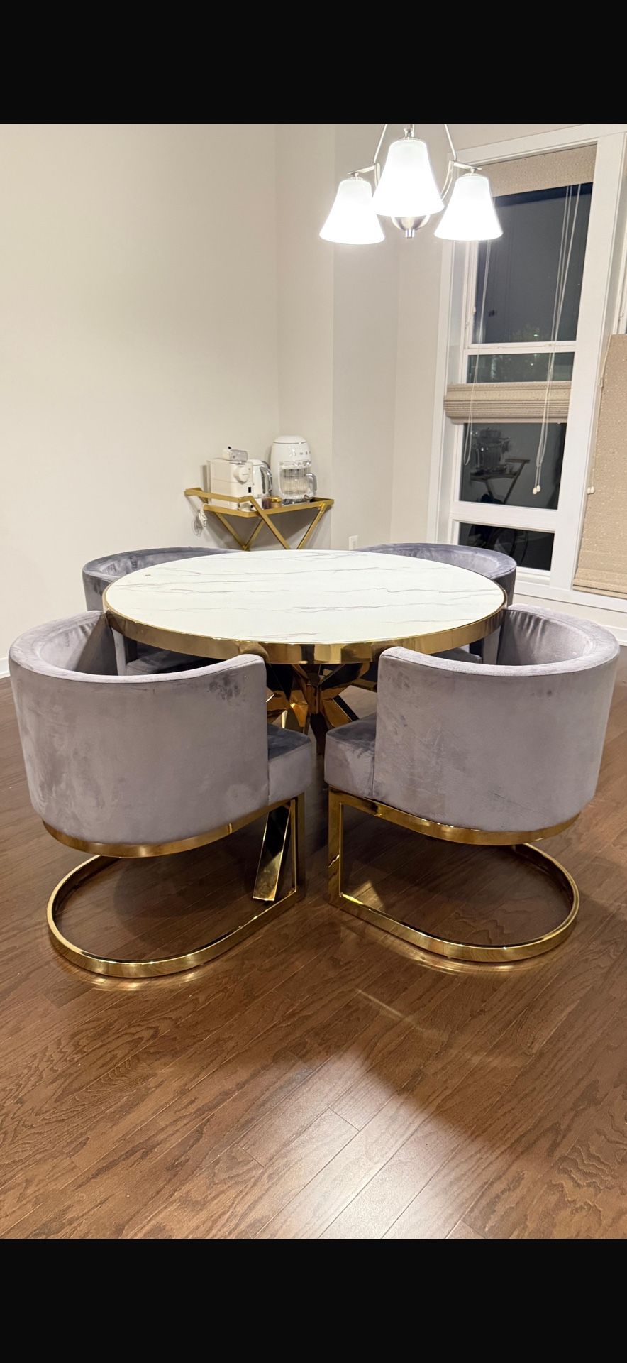 Table + 4 Chairs Set