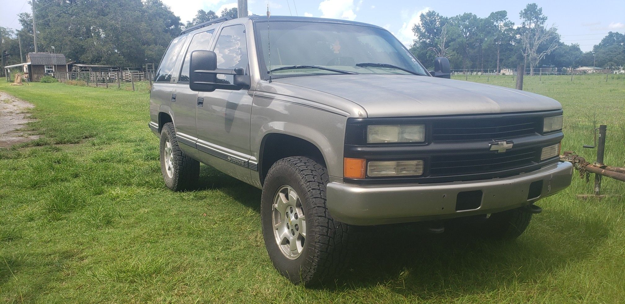 99 chevy tahoe trade for single cab truck work /woods truck